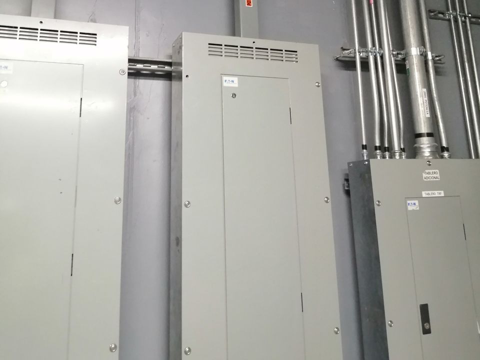 Tableros eléctricos de potencia a 480 V